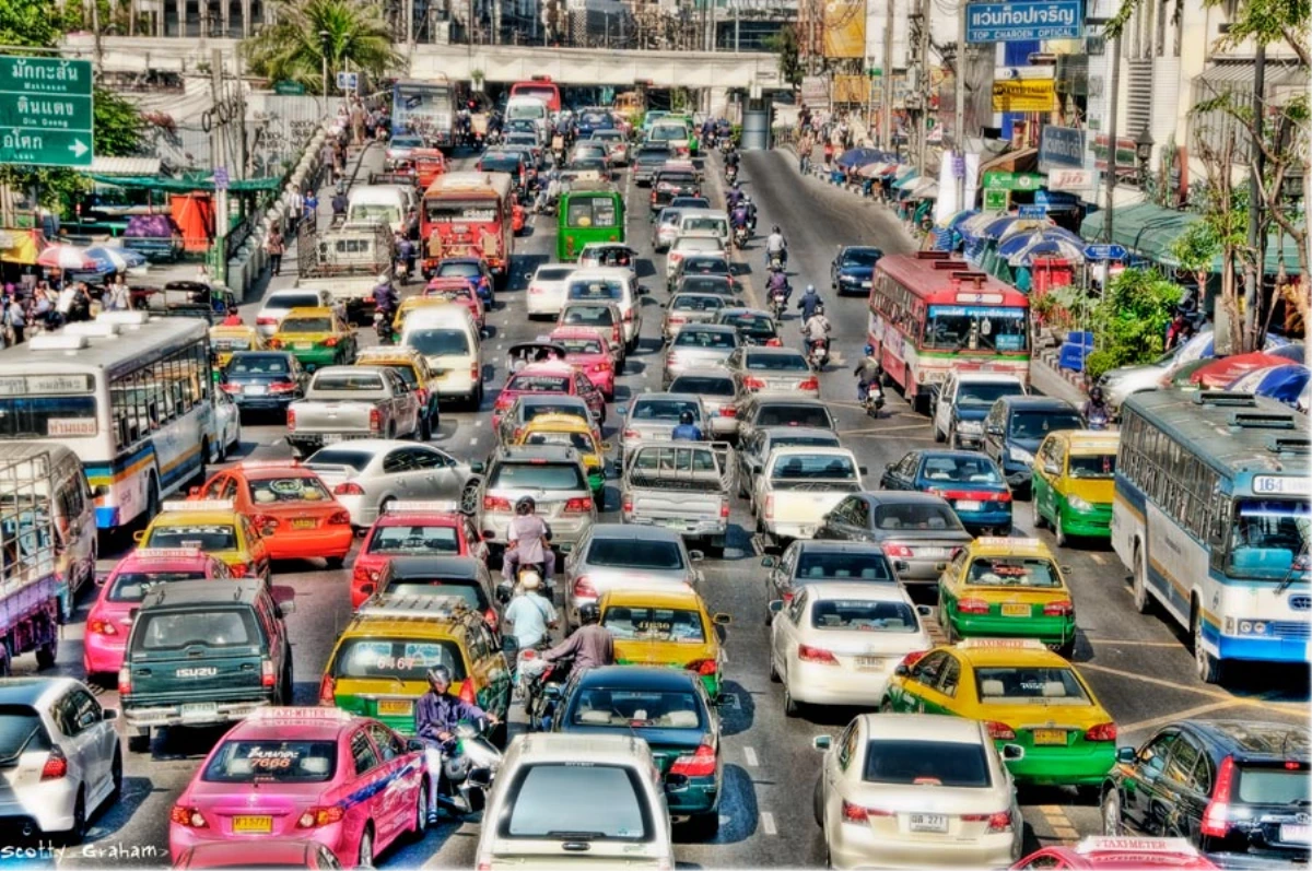 Bangkok, Şehri Trafikten Kurtaracak Valisini Seçiyor