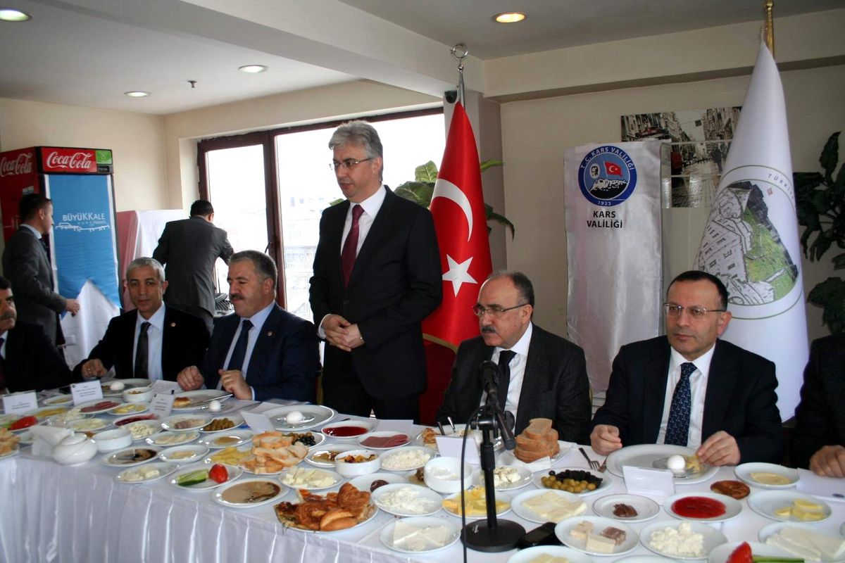 Başbakan Yardımcısı Atalay, Stk\'larla Kahvaltıda Bir Araya Geldi