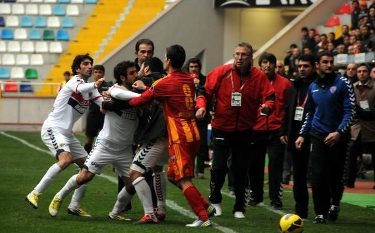 Culıo Kırmızı Kartı Görünce Çıldırdı
