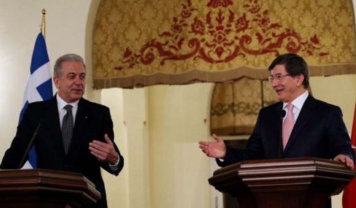 Davutoğlu, Yunan Mevkidaşı ile Görüştü