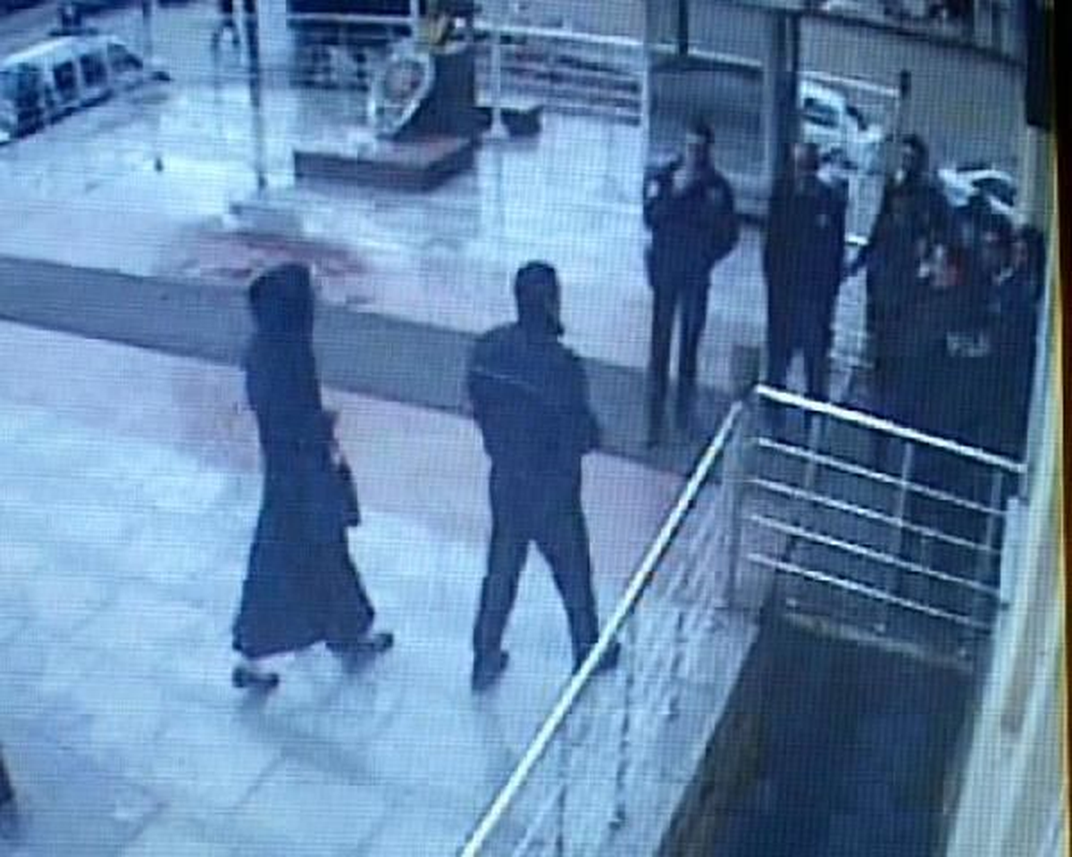 Ereğli Kadın Kılığında Girdiği Emniyette Erkek Olduğu Ortaya Çıktı