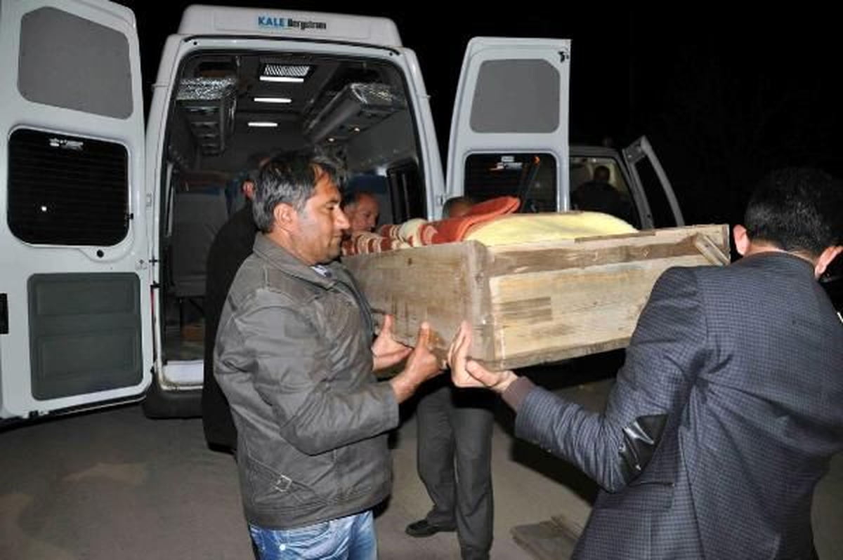 Genç Kızın Sır Ölümü Tavana Astığı Çamaşır İpiyle İntihar Etti