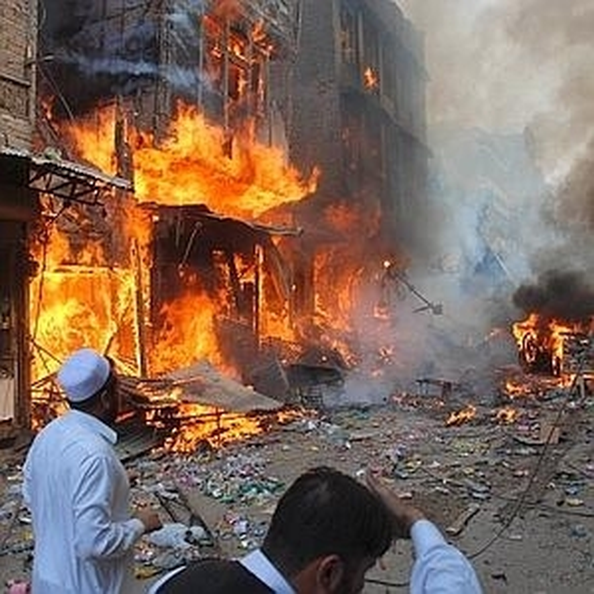 Pakistan\'da Şiilere Yönelik Saldırı: 25 Ölü, 70 Yaralı