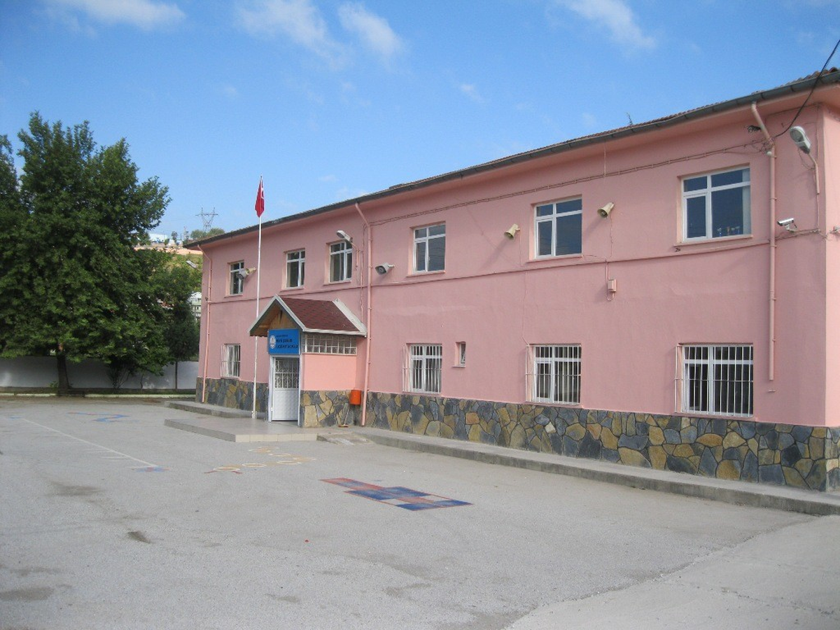 Sakarya\'da Yılın En Kaliteli Okulu Serdivan Fevzi Çakmak Seçildi
