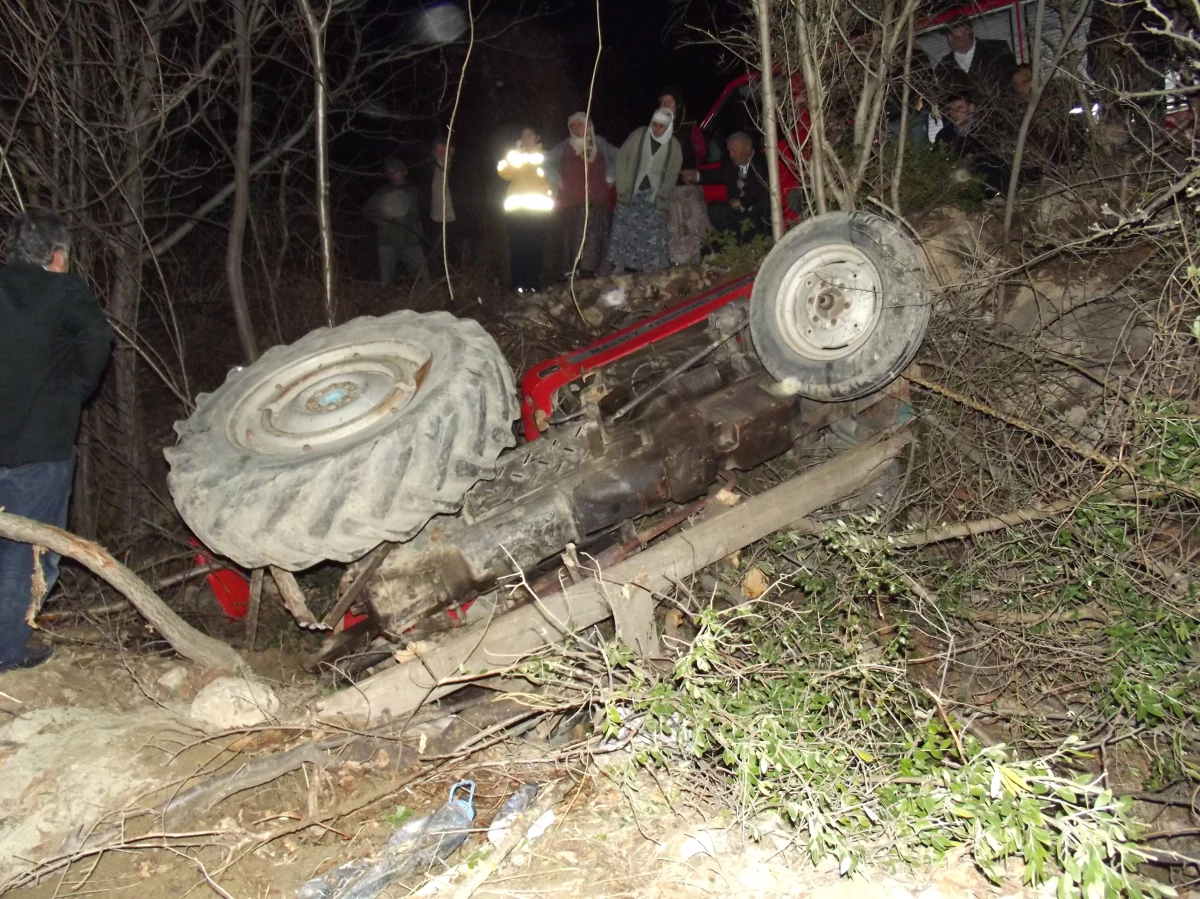 Tokat\'ta Traktör Devrildi: 1 Ölü, 3 Yaralı