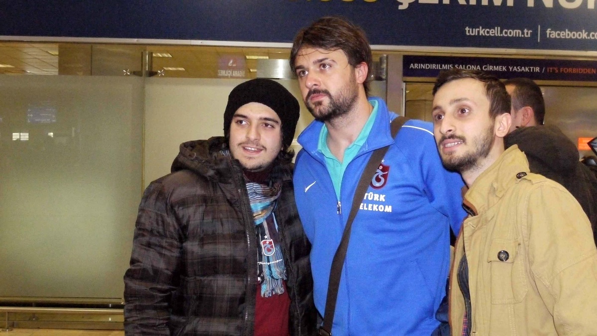 Trabzonspor Kafilesini İstanbul'da Taraftarları Karşıladı