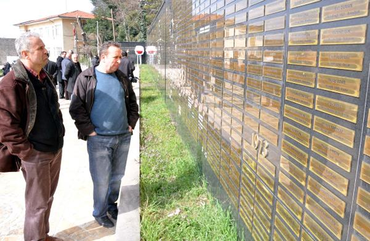 Zonguldak\'ta 1992 Yılında Ölen 263 Madenci Anıldı
