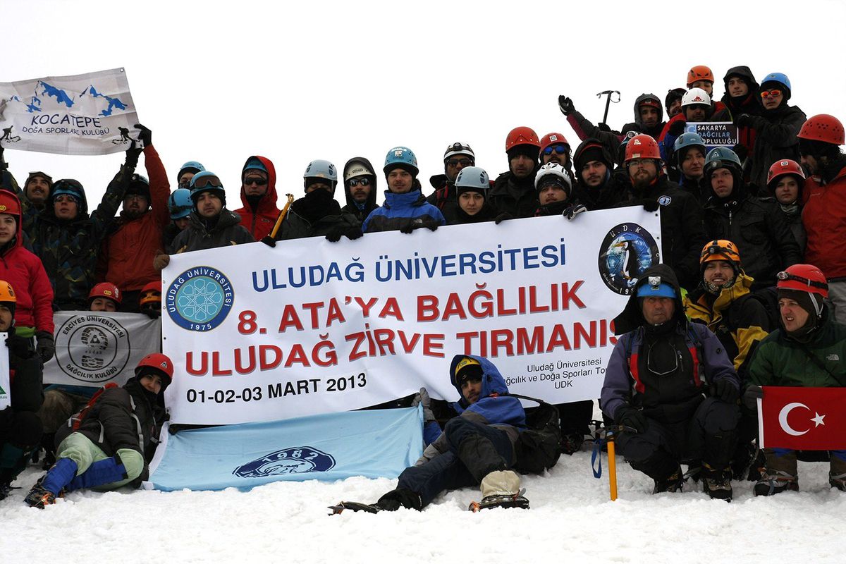 178 Dağcı Gençten Ata\'ya Bağlılık Tırmanışı
