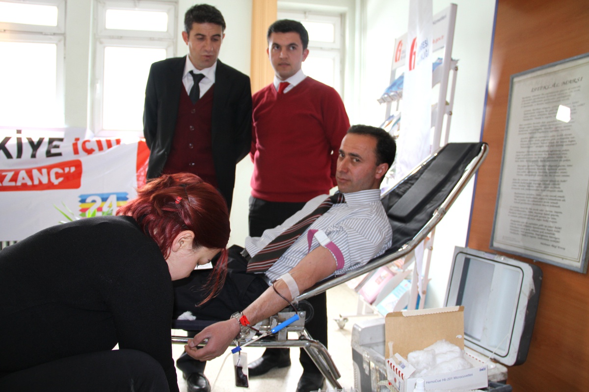 Ardahan Vergi Dairesi Çalışanları Kan Bağışında Bulundu