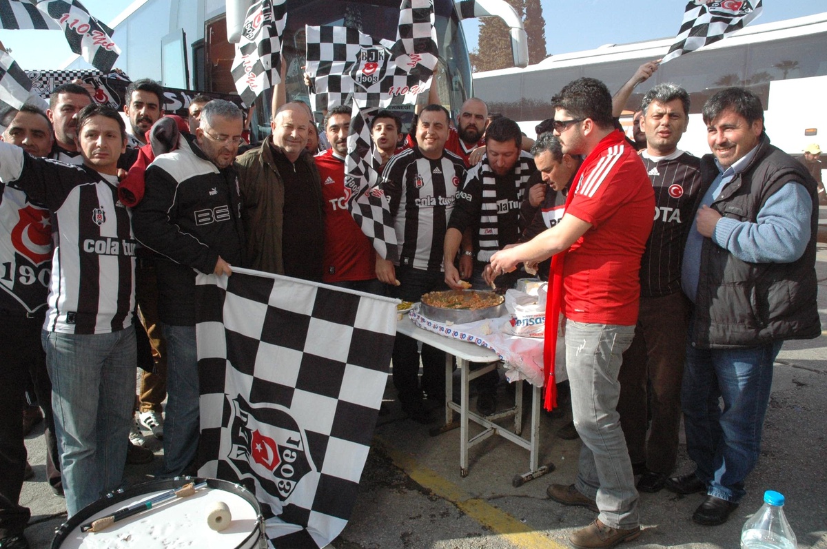 Beşiktaş\'ta Fenerbahçe Coşkusu