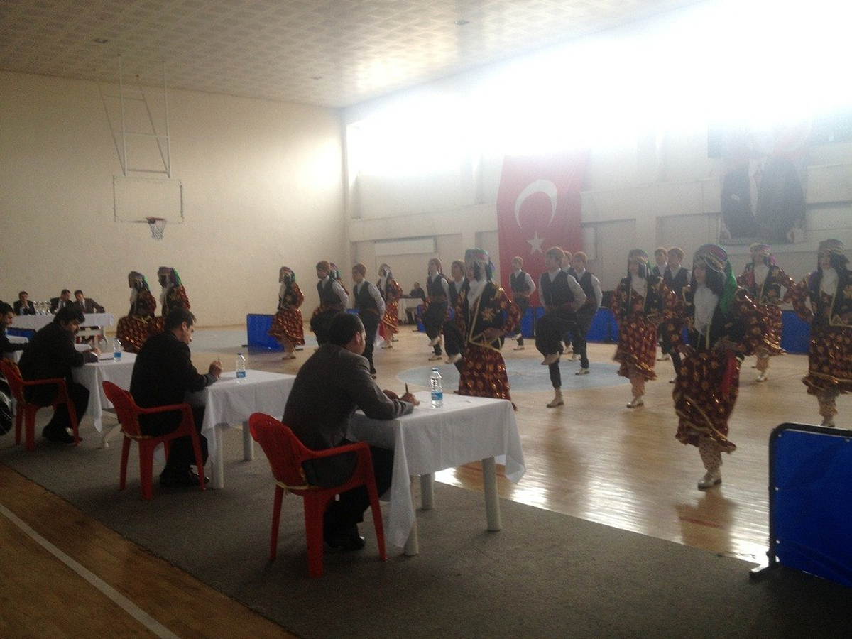 Bingöl Belediyesi Folklör Ekibi 2 Dalda Birinci Oldu