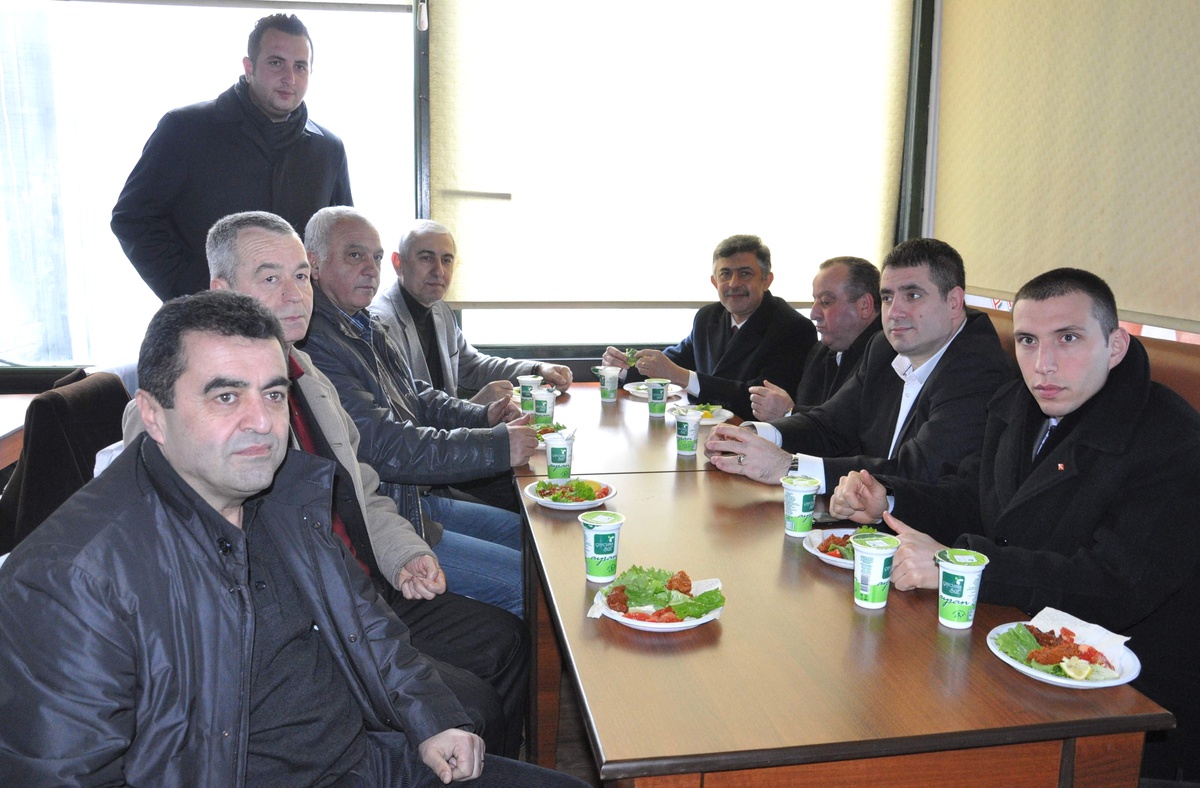 CHP Gençlik Kolları, Çiğ Köfte Günü Düzenledi
