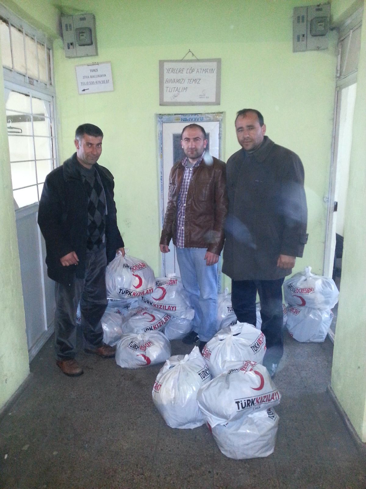 Çıldır Kızılaydan Giysi Yardımı
