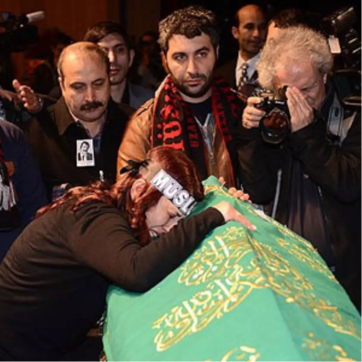 Müslüm Gürses\'e Gözüyaşlı Veda