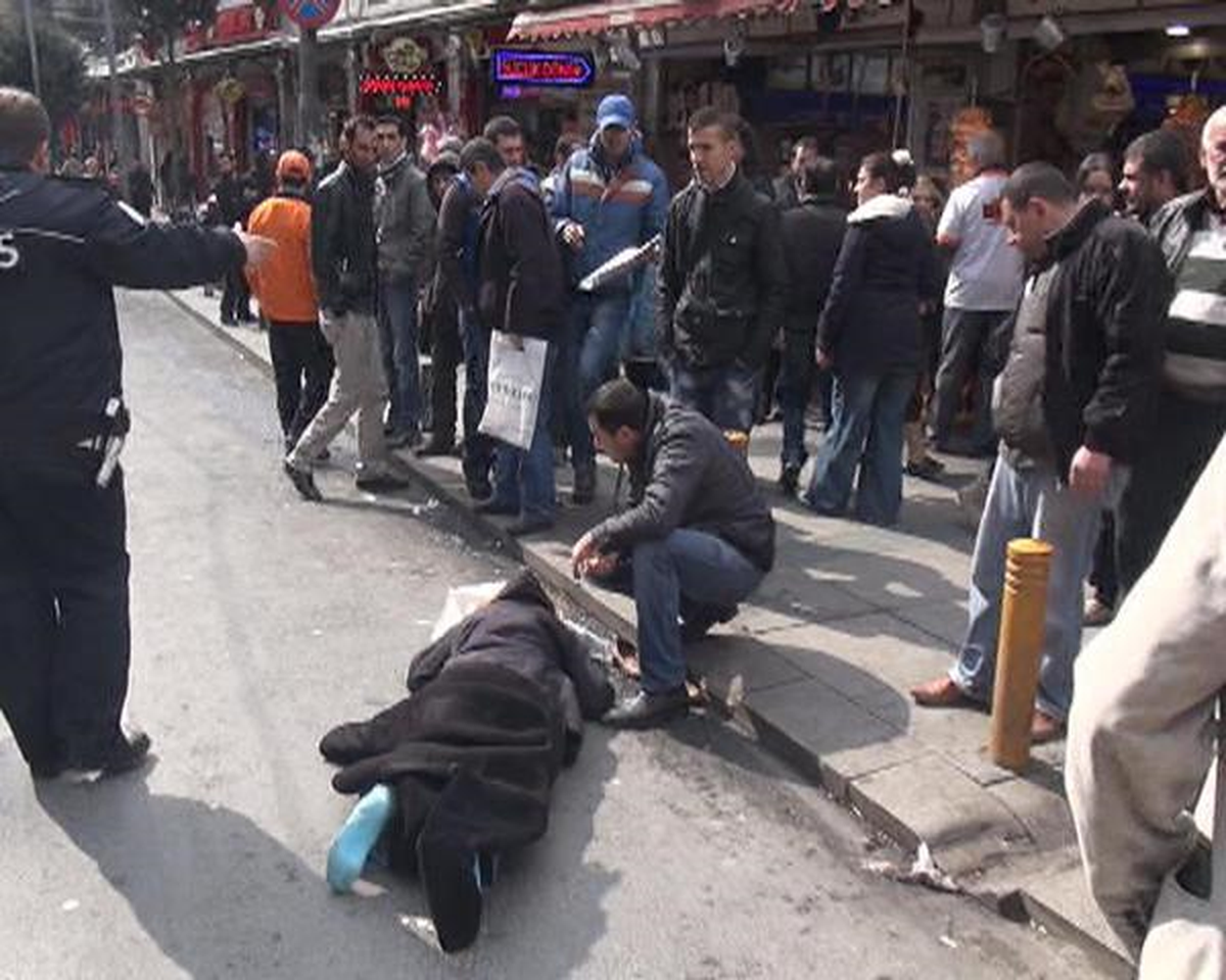 Ehliyetine El Konulan Taksici Yaşlı Kadına Çarptı