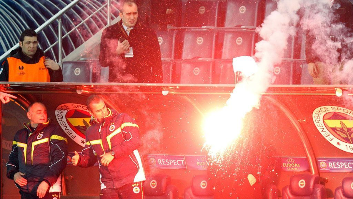 Fenerbahçe Kulübü, Deniz İşaret Fişeği Atanlar İçin Suç Duyurusunda Bulundu