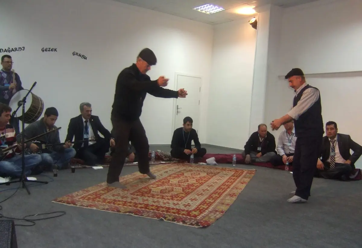Gezek Grubu'ndan Hükümlülere 'Moral Gecesi'