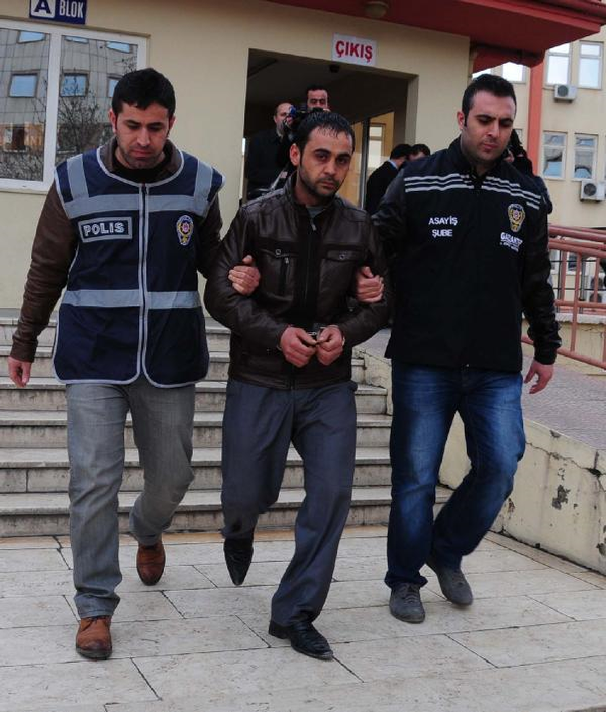 Hırsız, Çay Bardağındaki Parmak İzinden Yakalandı
