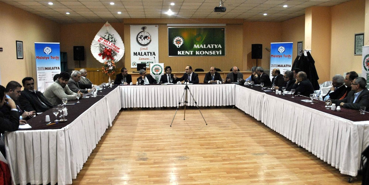 Malatya'da, ' Sivil Toplumu Anlamak' Konulu İstişare Toplantısı