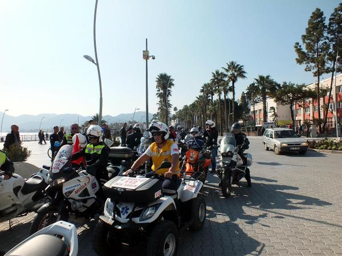 Motosikletlerle \'Kask Bilinçlendirme\' Turu