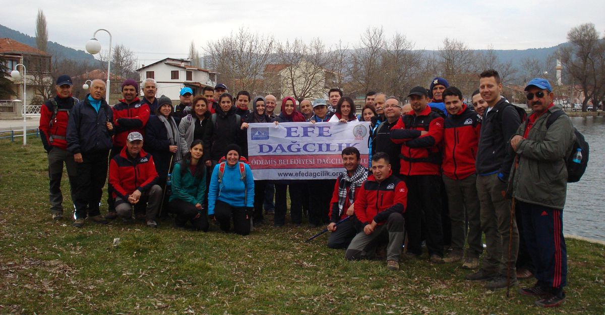 Ödemişli Dağcılardan Sırtlanbayırı Doğa Yürüyüşü