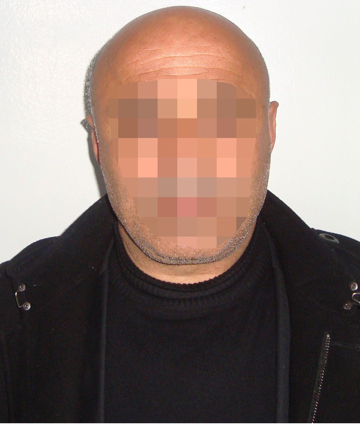 Polisi Görünce Esrar Çantasını Araçtan Attılar