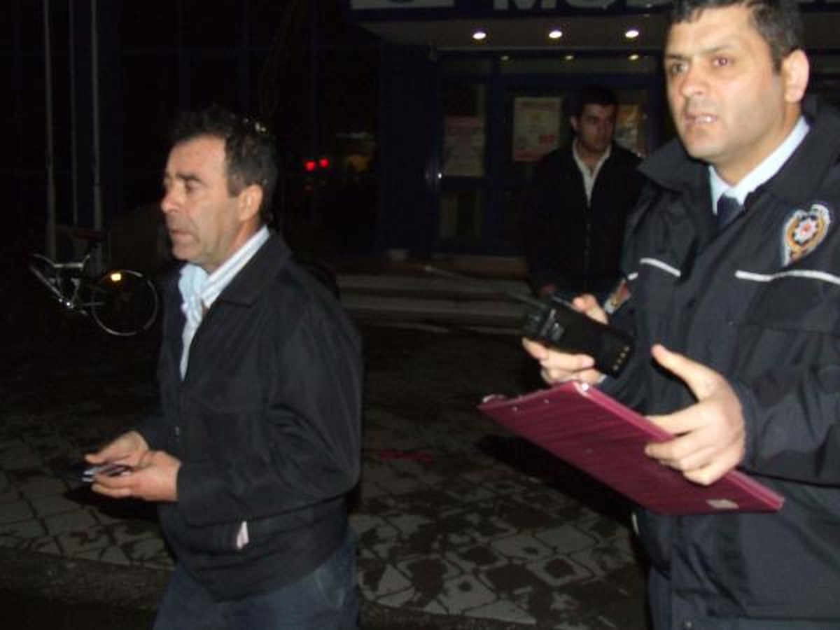 Yanan Aracı Polis Söndürdü