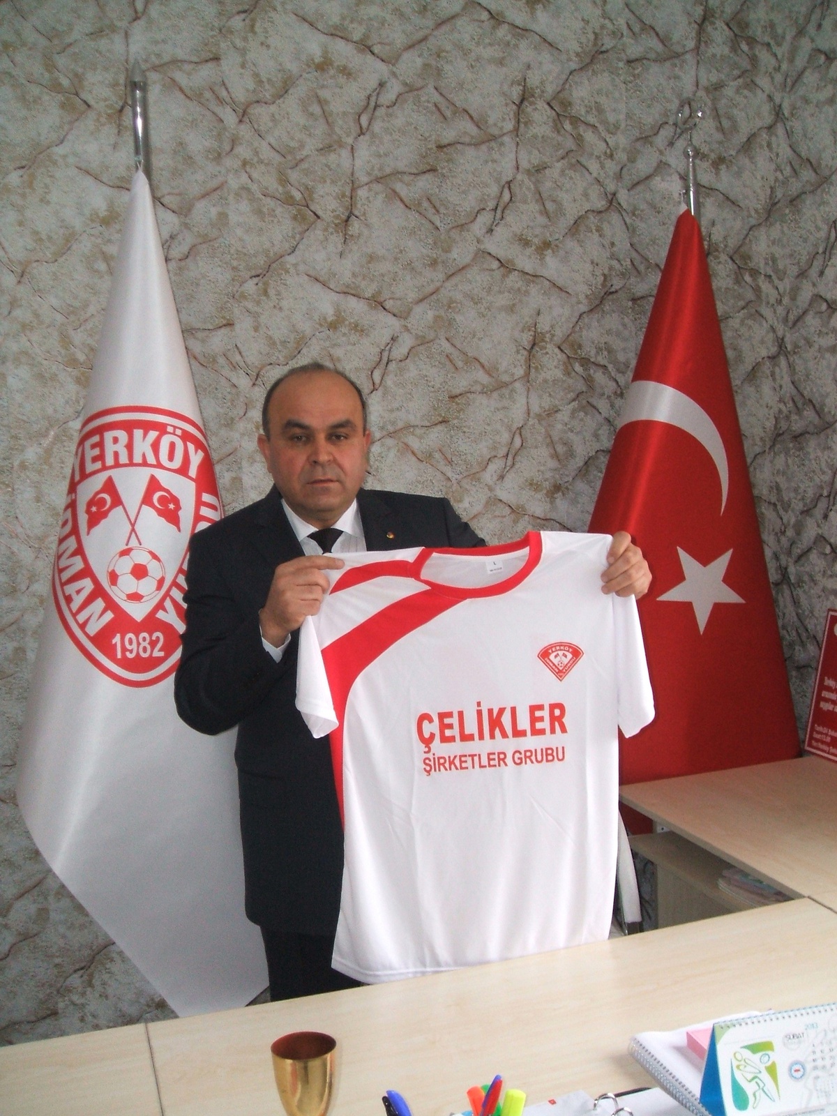 Yerköy İdmanyurduspor\'a Malzeme Desteği