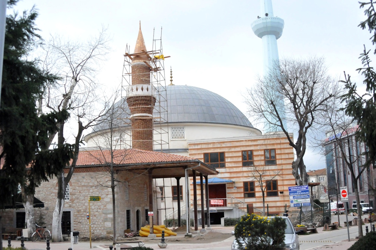 14 Yıl Önce Yıkılan Minare Yeniden Cami ile Buluştu