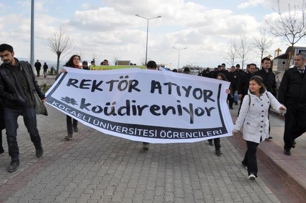 34 Üniversiteliye Uzaklaştırma Cezasına Arkadaşlarından Protesto