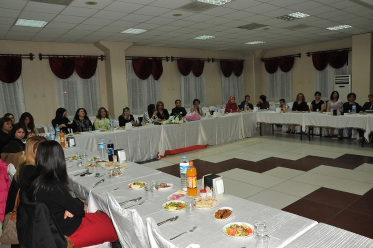 Belediyede Çalışan Bayanlar Yemekte Bir Araya Geldiler