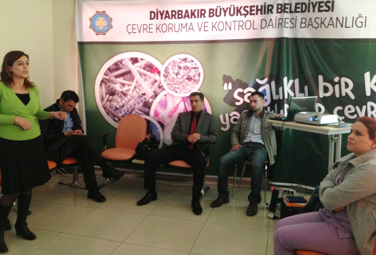 Diyarbakır\'da Tıbbi Attık Eğitimi