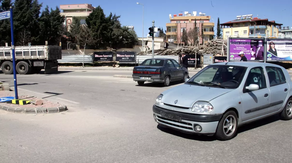 Gaziantep\'te Trafik Kazası: 3 Yaralı