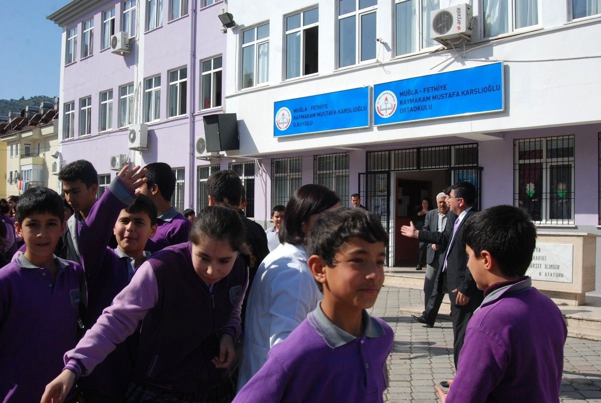 Gerçeğini Aratmayan Deprem Tatbikatı İlgiyle İzlendi