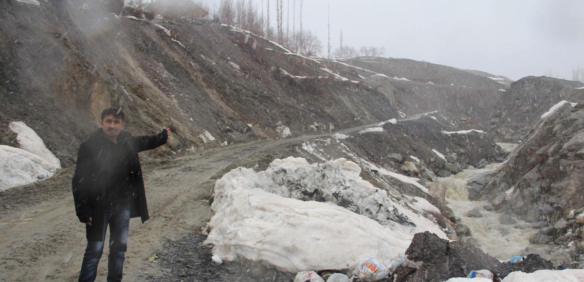 Heyelanın Kapattığı Mahalle Yolu İki Gün Sonra Açıldı
