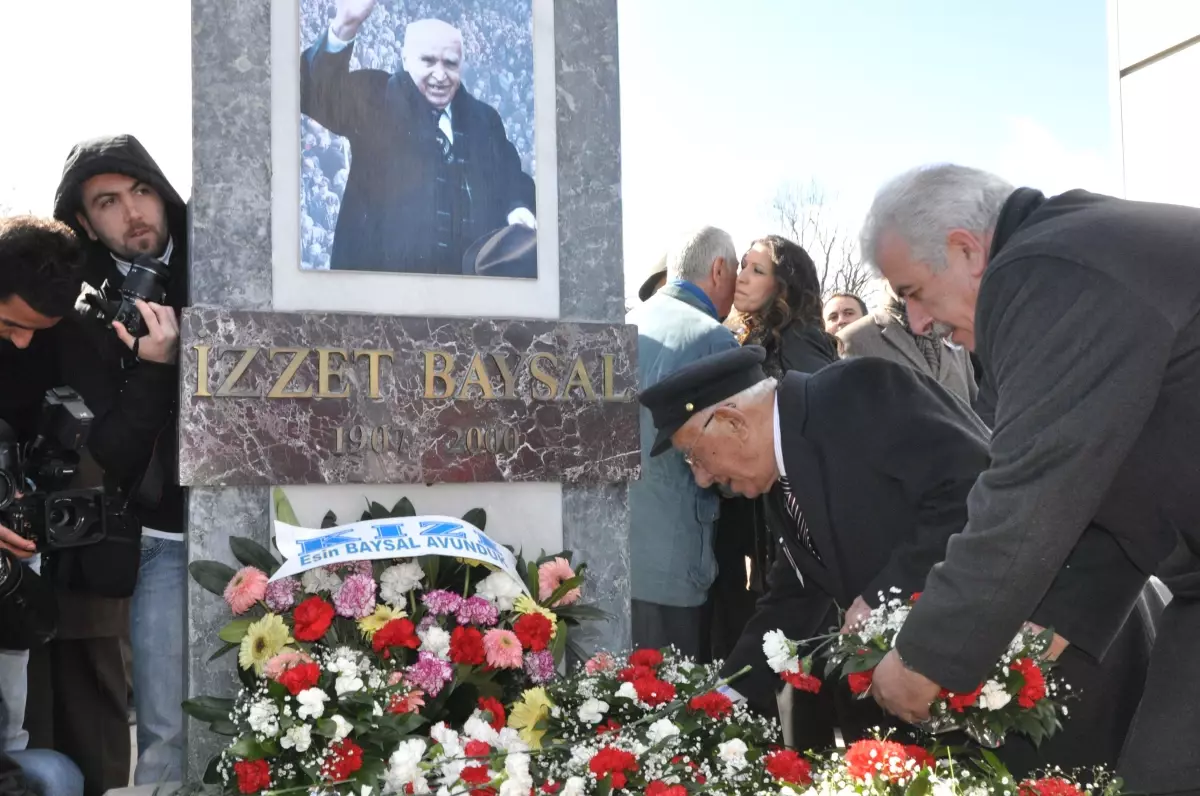 İzzet Baysal\'ın Ölümünün 13. Yılı