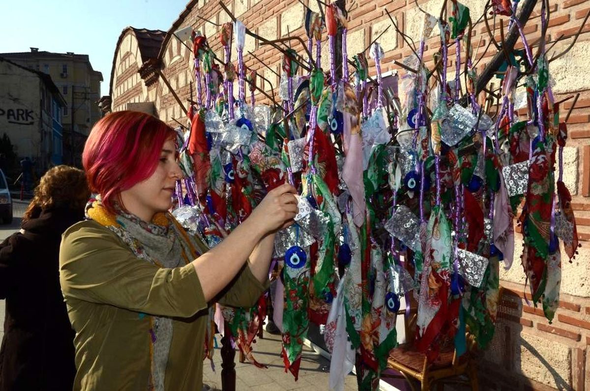 Kadınlar Gününe Özel Dilek Ağacı 10 Mahalle Gezecek