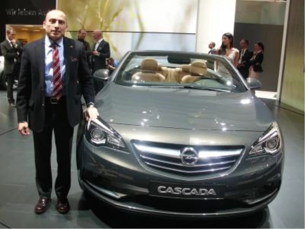 Opel\'den 2013 Cenevre Fuarı\'nda 4 Dünya Prömiyeri