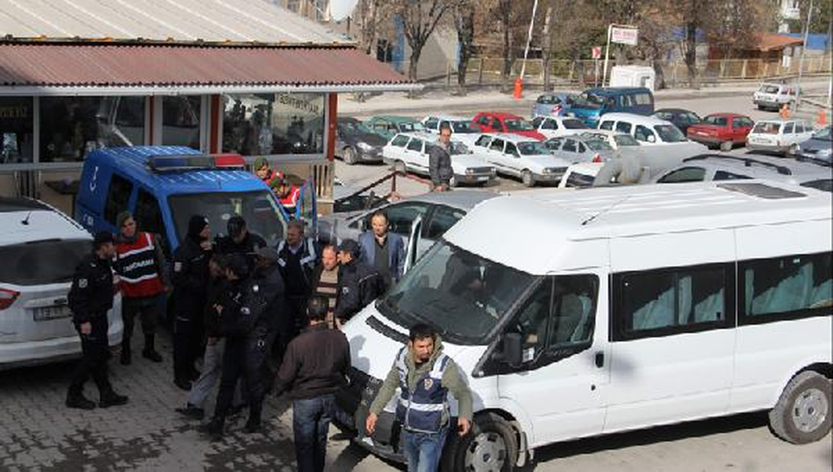 Otomobil Çetesine Baskın