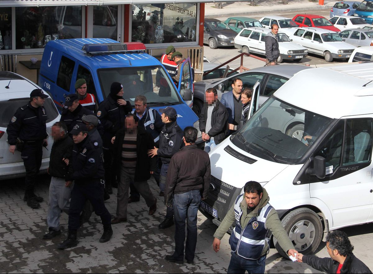 Otomobil Çetesine Şafak Baskını