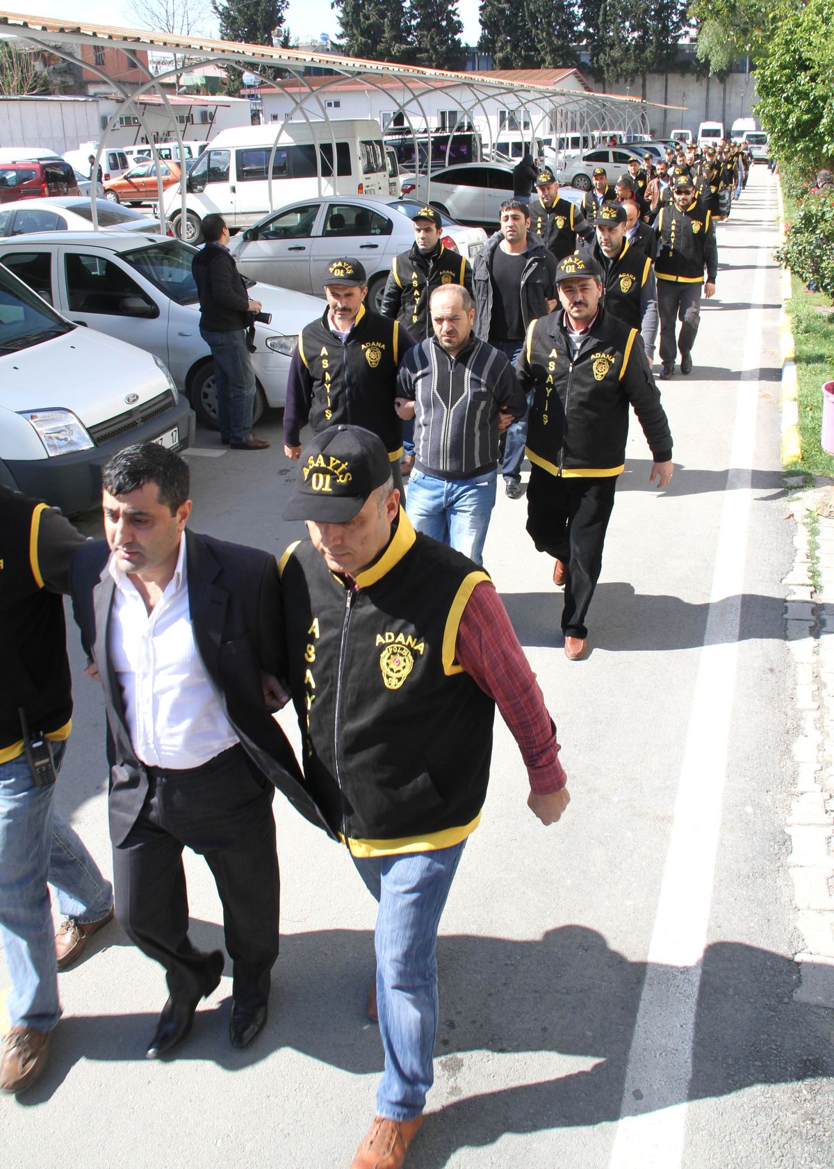 Şafak Vakti 300 Polisle Baskın