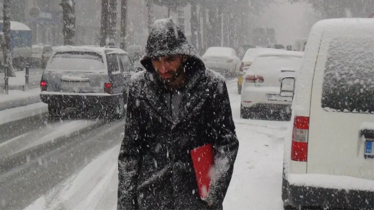 Safranbolu\'da Kar Yağışı