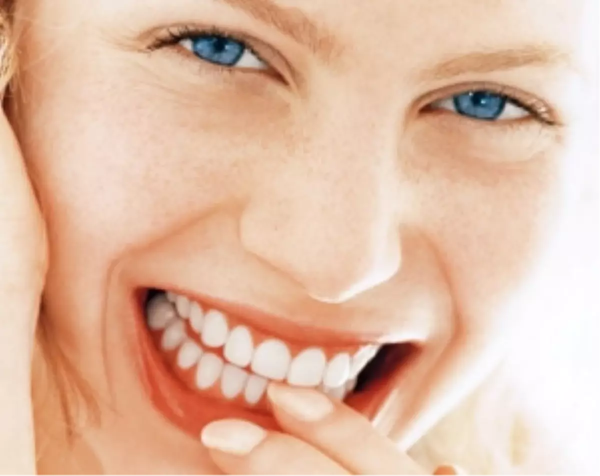 Sağlıklı Bir Gülüş İçin Estetik Dokunuşlar