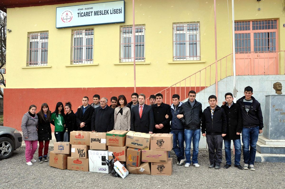 Suşehri Ticaret Meslek Lisesi Öğrencilerinden Örnek Davranış