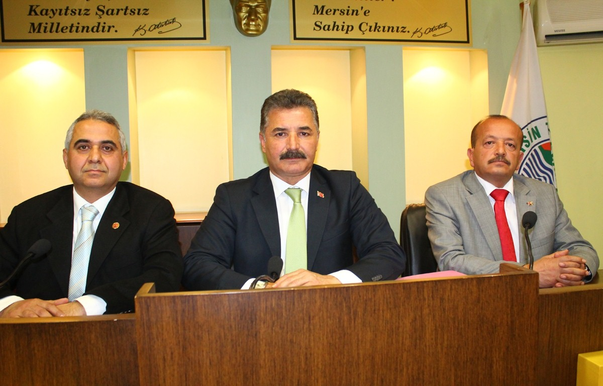 Toroslar\'a Yüzme Havuzu ile Amfi Tiyatro Yapılacak