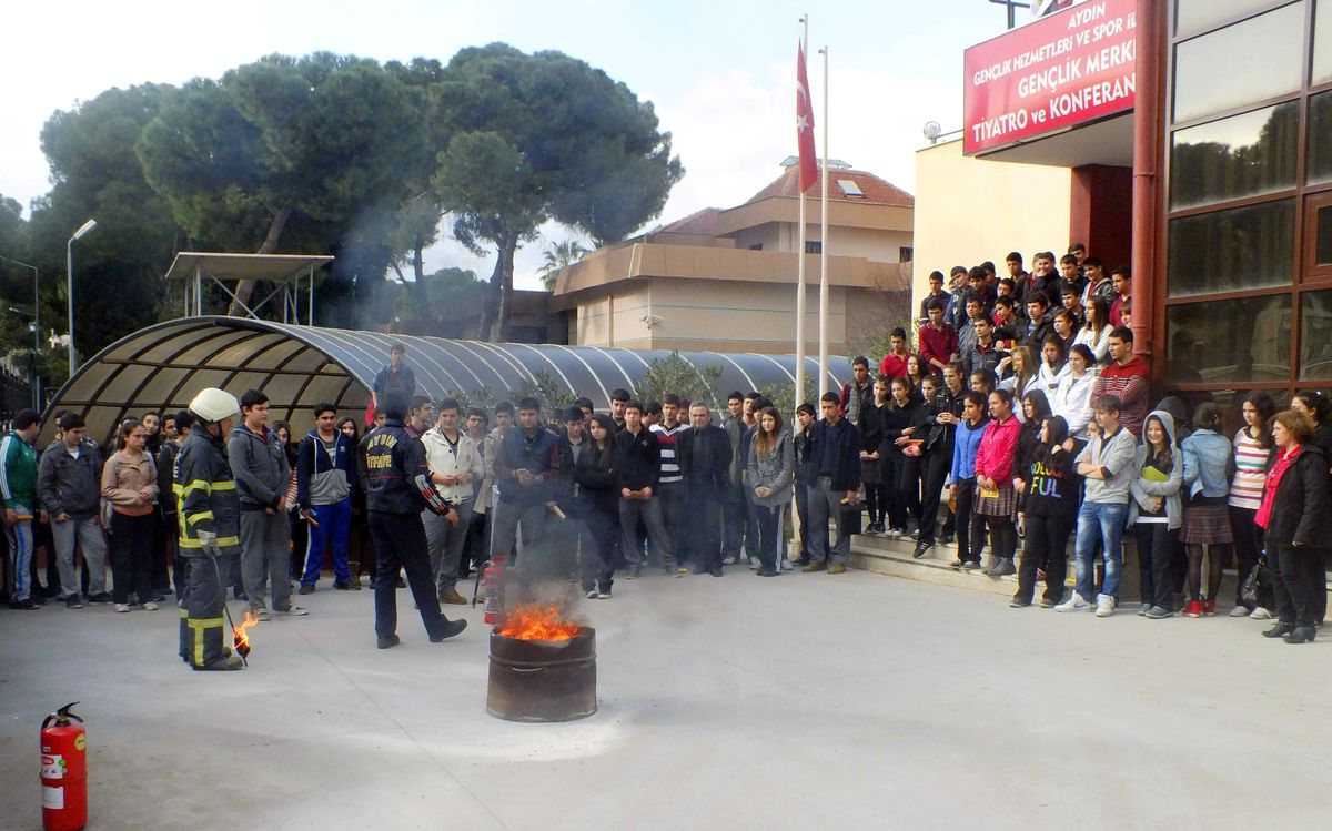Aydın Belediyesi\'nden Öğrencilere Afet Eğitimi