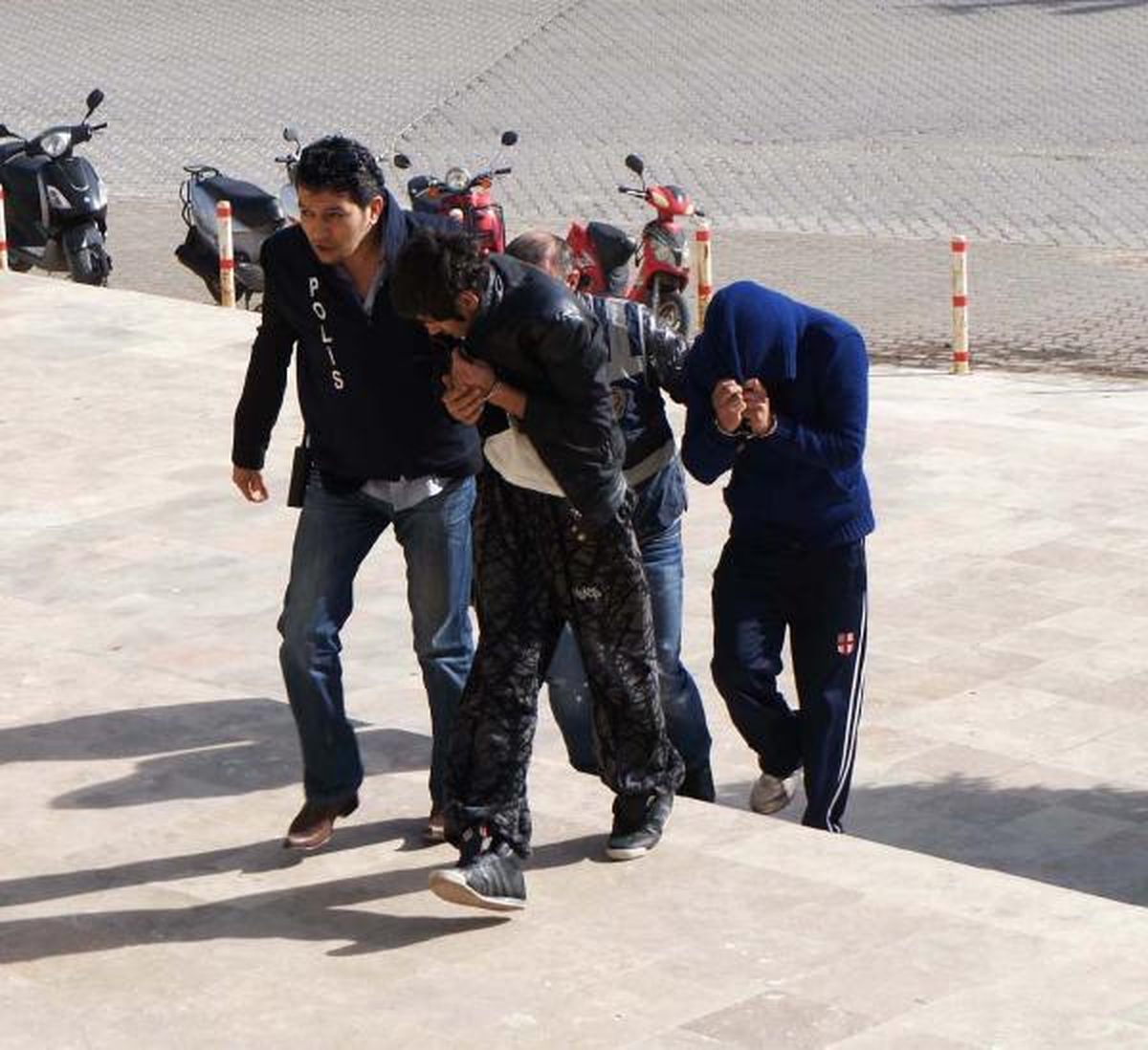 Cezaevinden Çıktı Hırsızlık Yaptı
