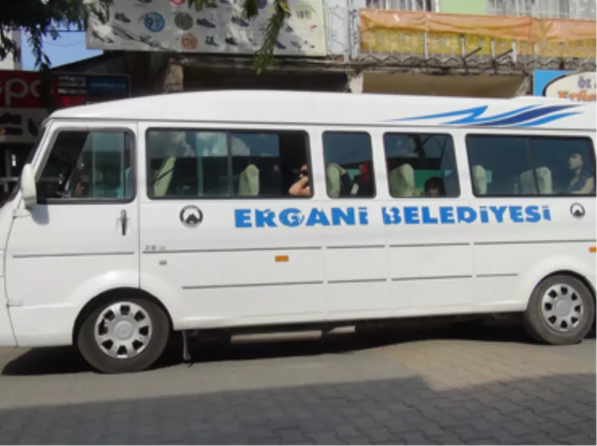 Ergani\'de Kadınlara 8 Mart Kadınlar Günü\'nde Ücretsiz Ulaşım Hizmeti