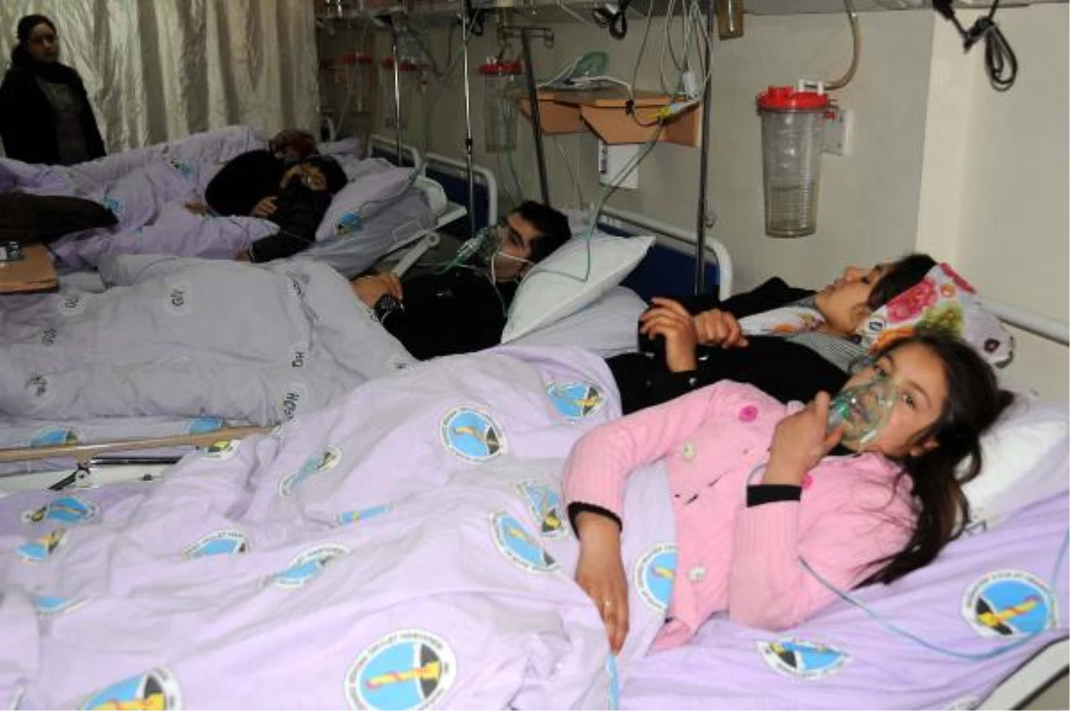 Gaziantep\'te 450 Kişi Sobadan Sızan Gazdan Hastaneye Kaldırıldı
