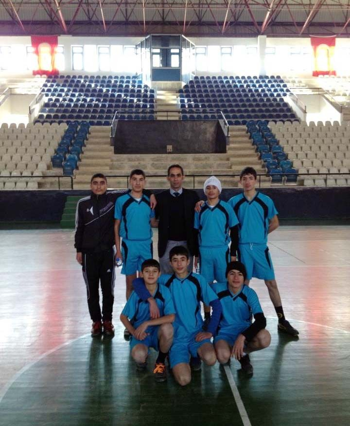 Güçlükonak Merkez Ortaokulu Futsalda Bölge Şampiyonu Oldu
